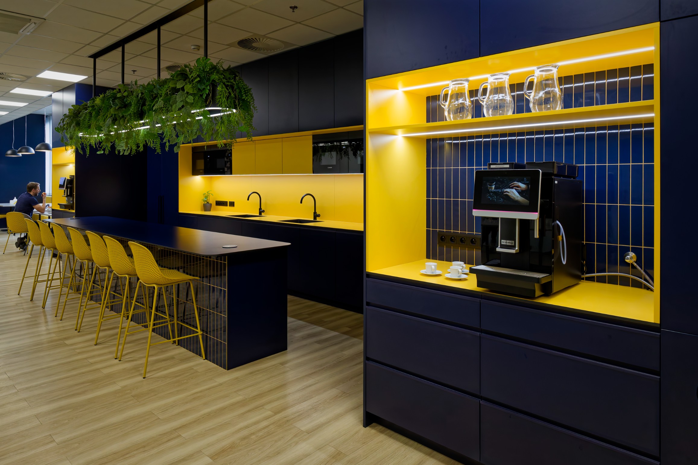 Akkodis — kuchyně bar